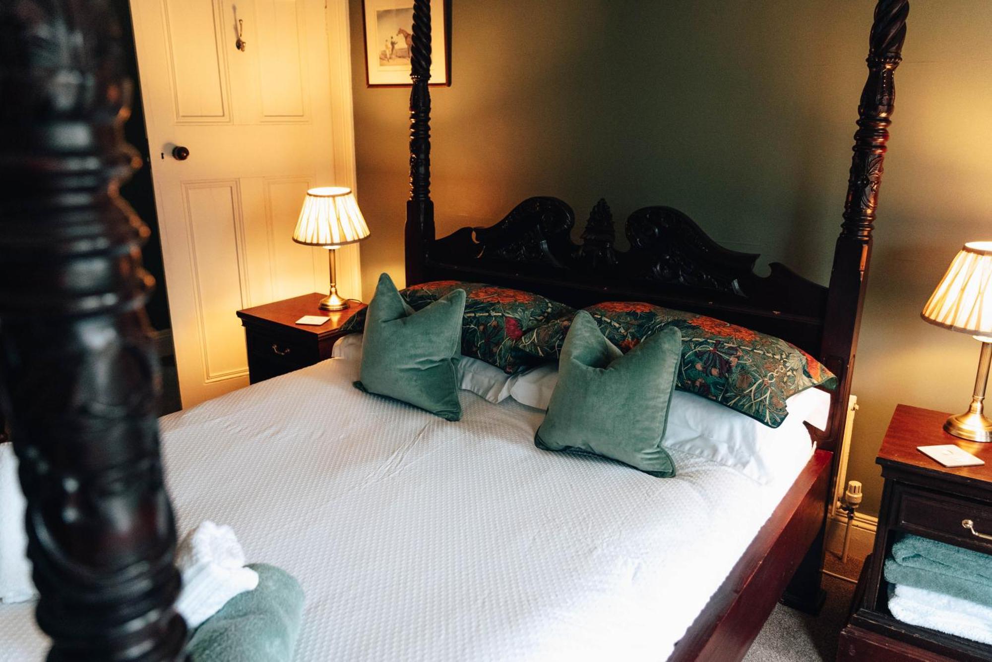Luxury Accommodation In County Antrim With Riverside Hot Tub Kells Eksteriør billede