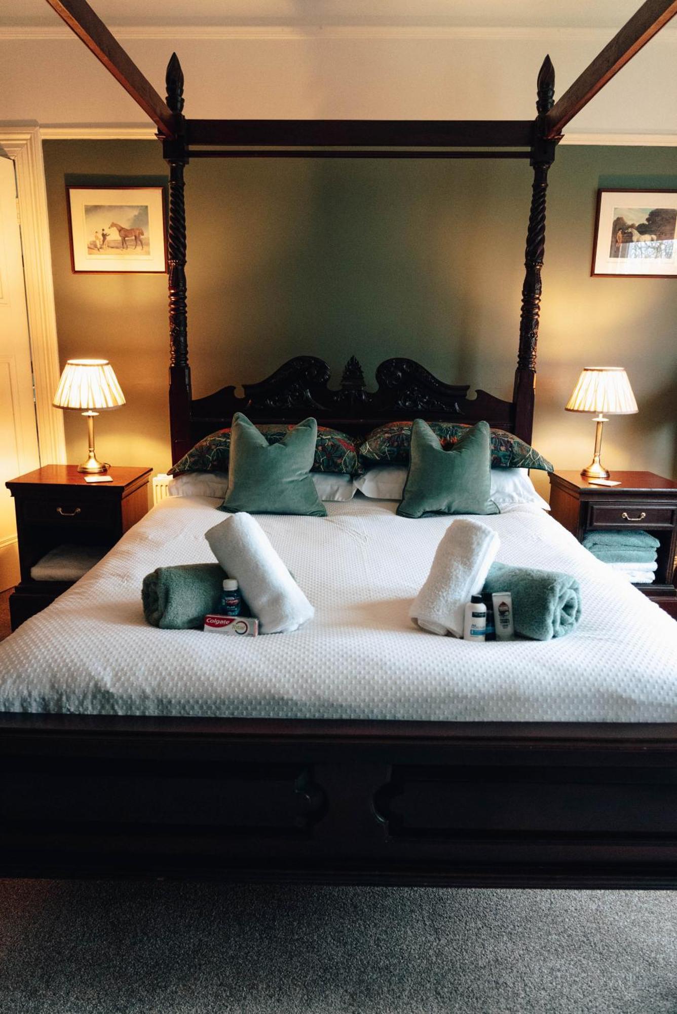 Luxury Accommodation In County Antrim With Riverside Hot Tub Kells Eksteriør billede