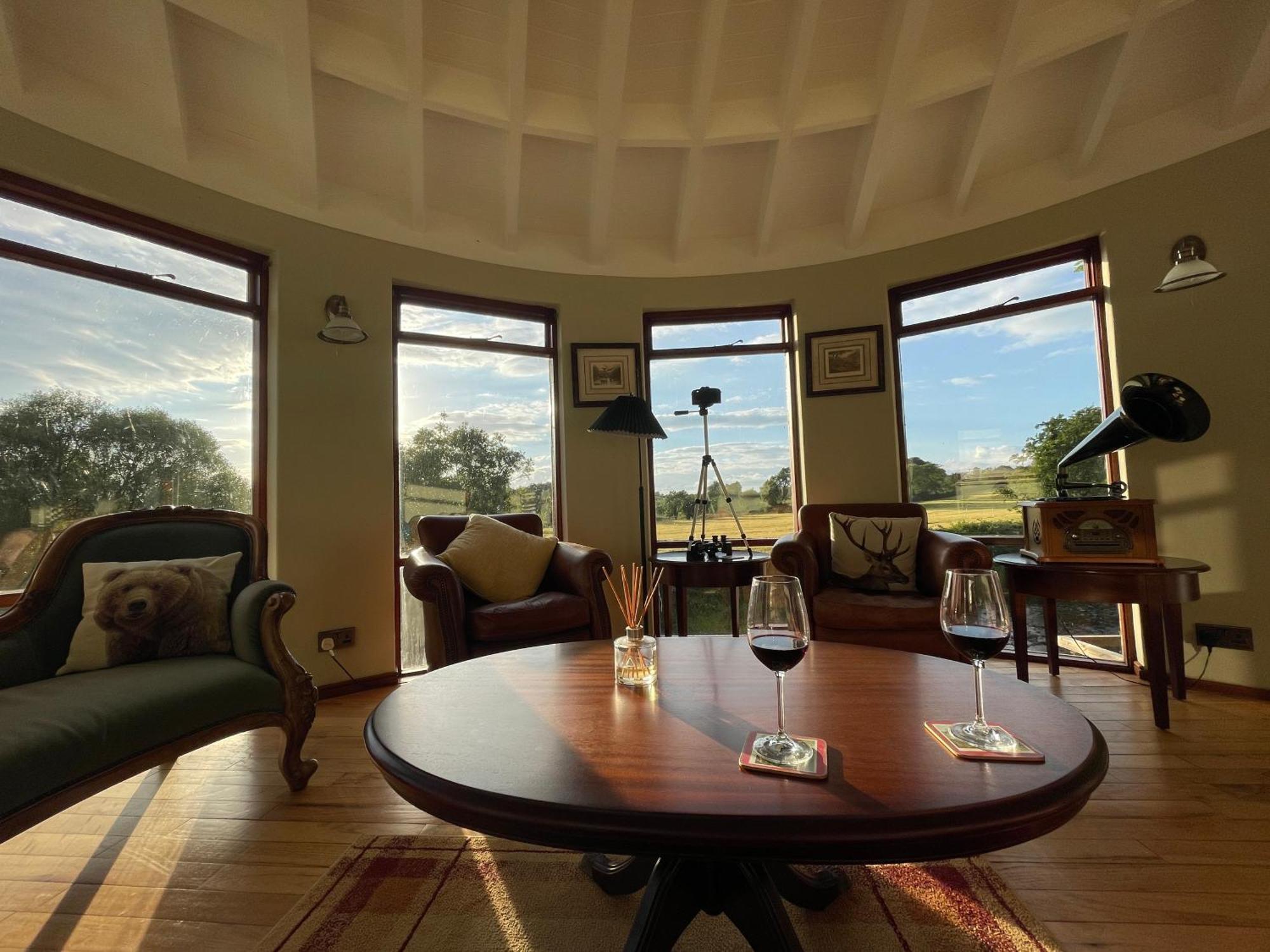 Luxury Accommodation In County Antrim With Riverside Hot Tub Kells Eksteriør billede