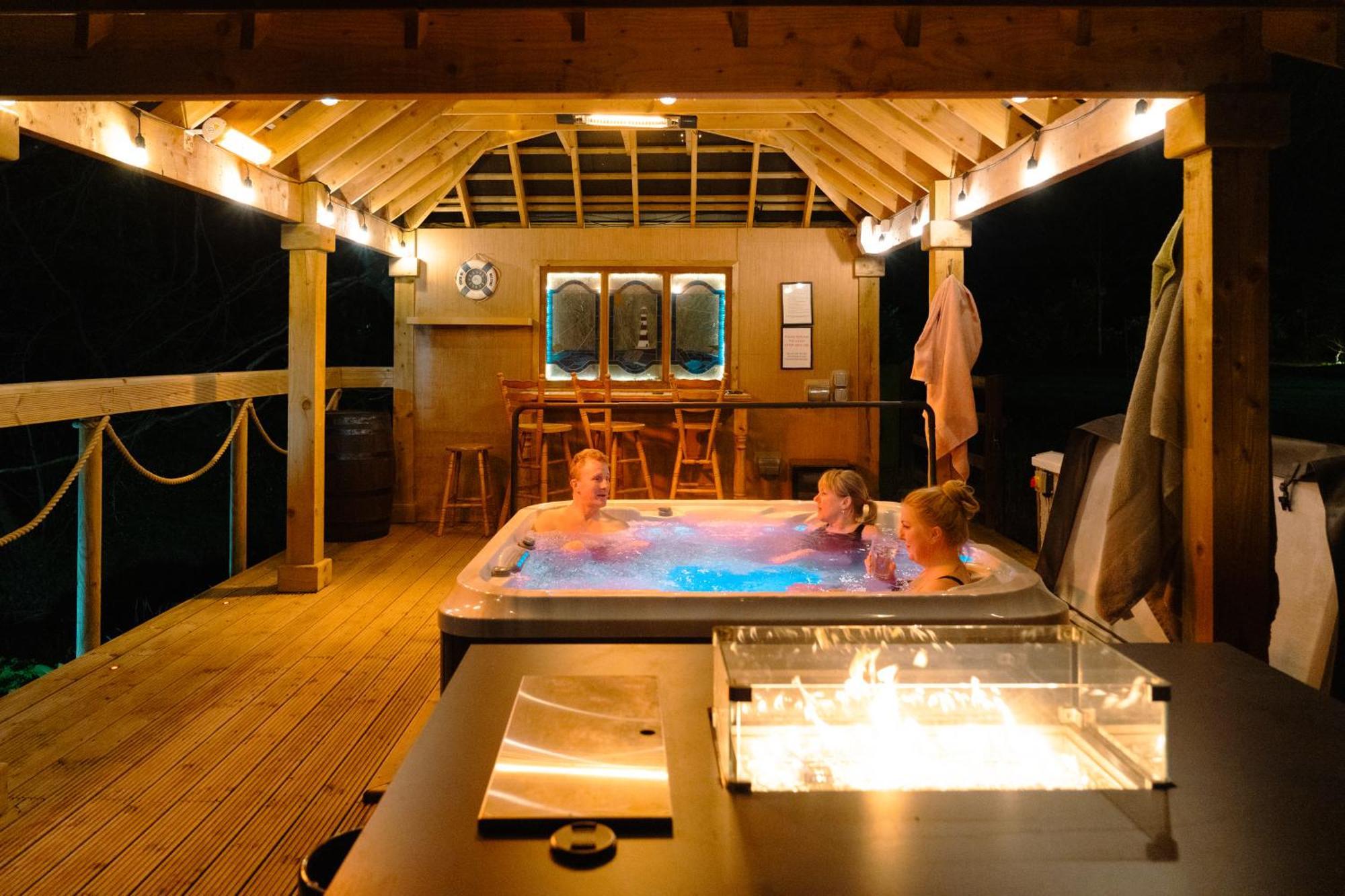 Luxury Accommodation In County Antrim With Riverside Hot Tub Kells Eksteriør billede