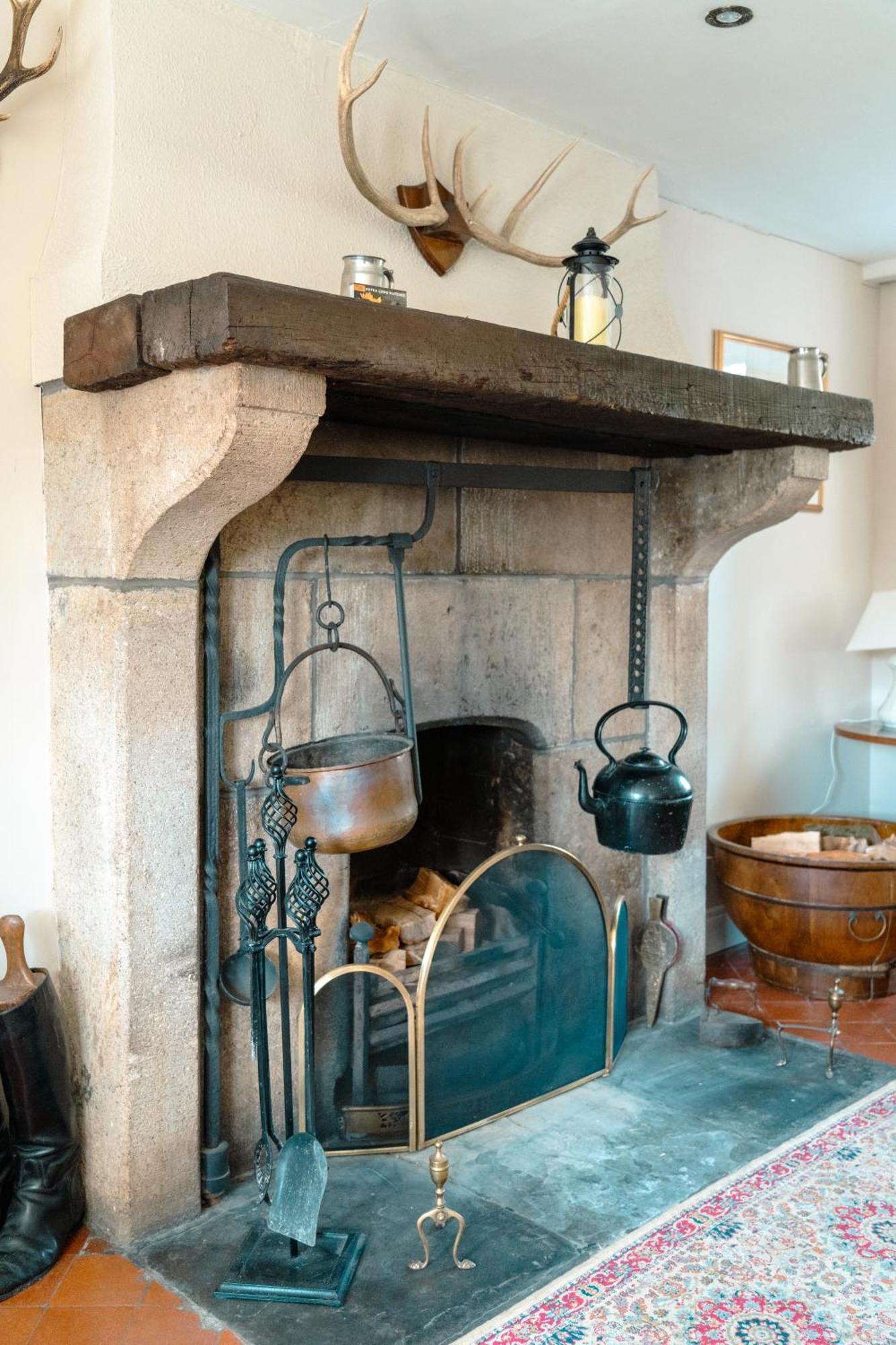 Luxury Accommodation In County Antrim With Riverside Hot Tub Kells Eksteriør billede