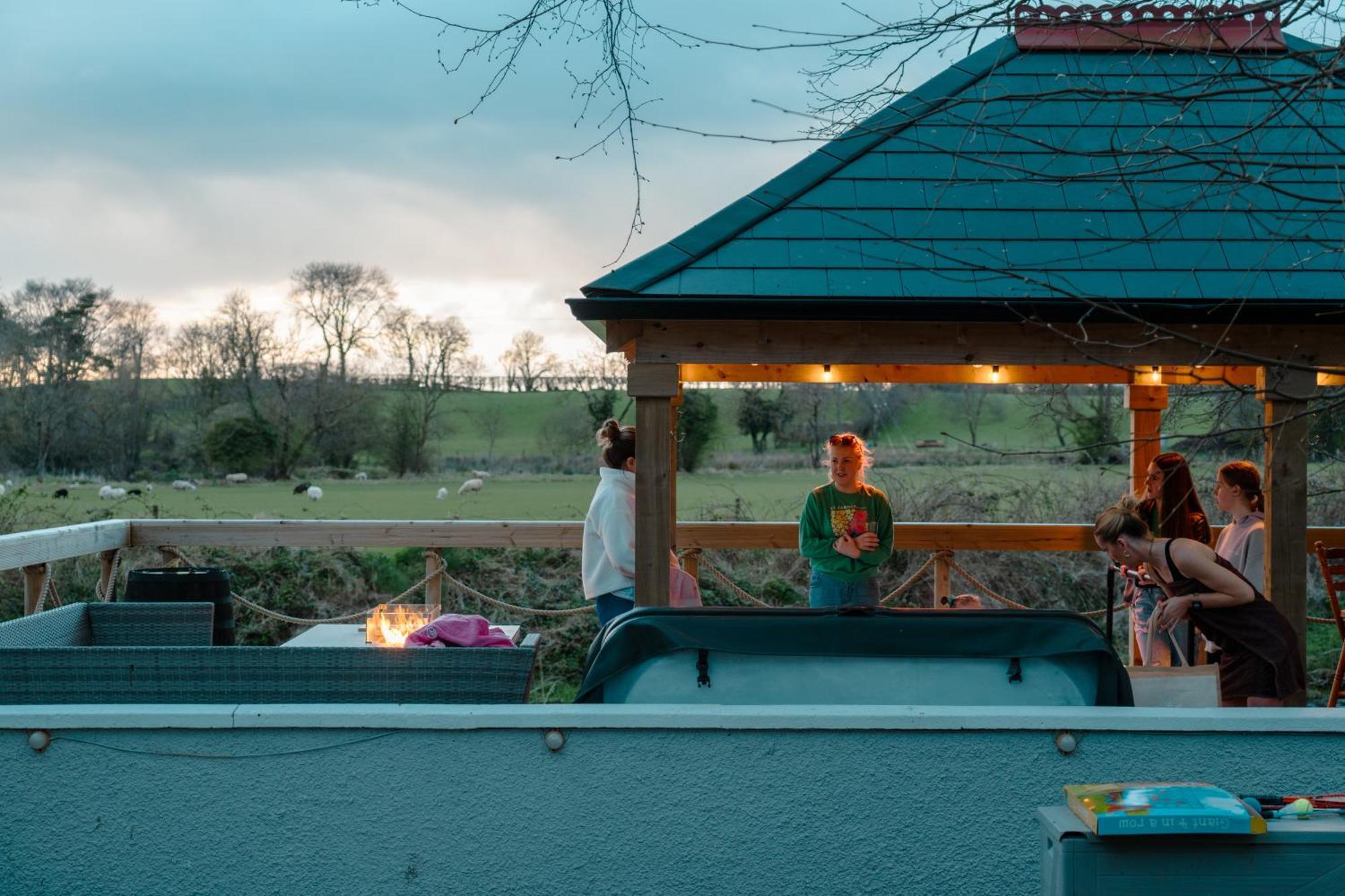 Luxury Accommodation In County Antrim With Riverside Hot Tub Kells Eksteriør billede
