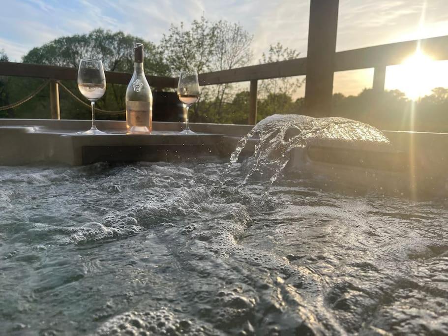 Luxury Accommodation In County Antrim With Riverside Hot Tub Kells Eksteriør billede